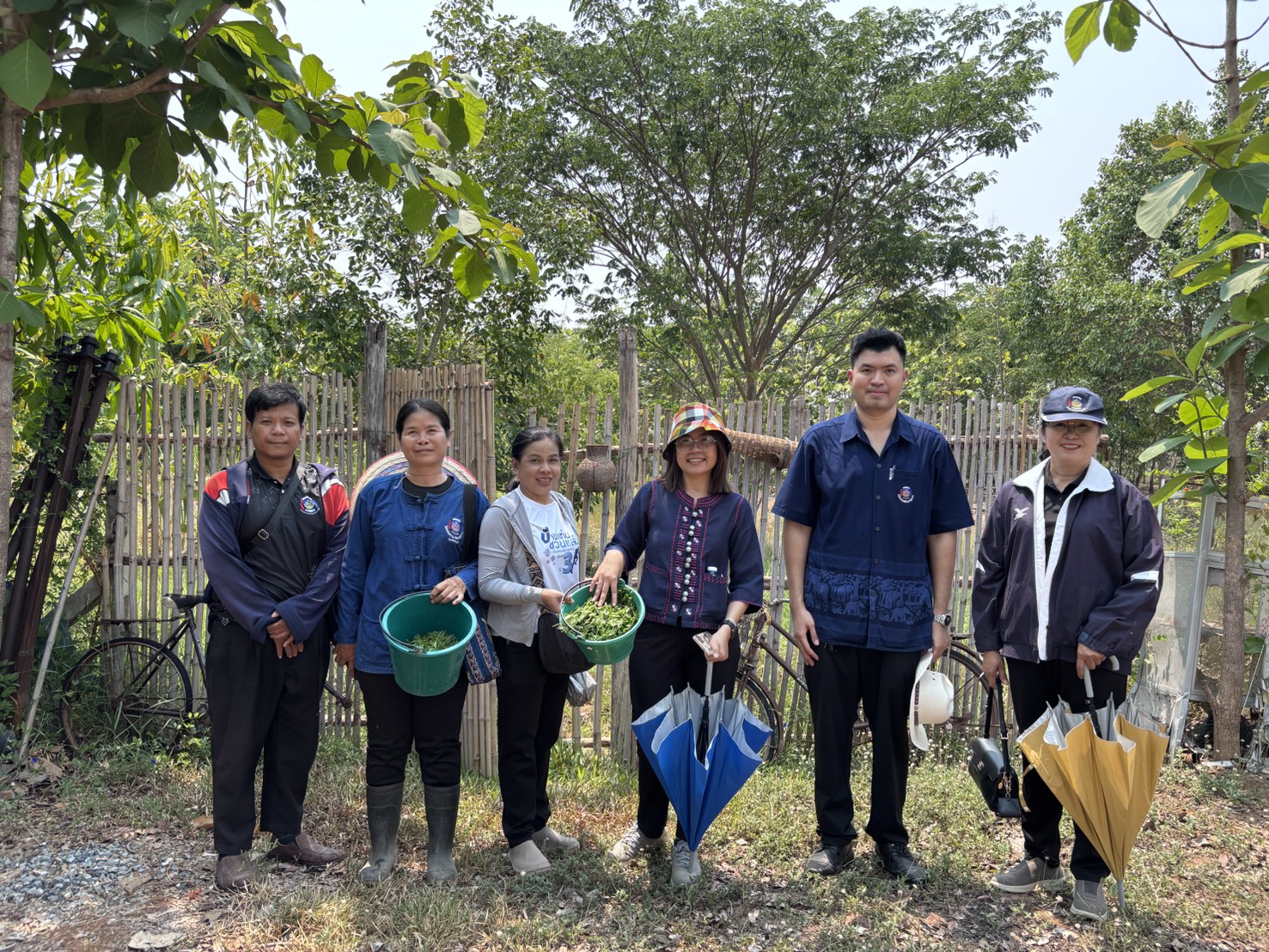 สพอ.บ้านแท่น ลงพื้นติดตามการขับเคลื่อนศูนย์ เรียนรู้การพัฒนา คุณภาพชีวิตตามหลักทฤษฎีใหม่ประยุกต์สู่ "โคก หนอง นา"