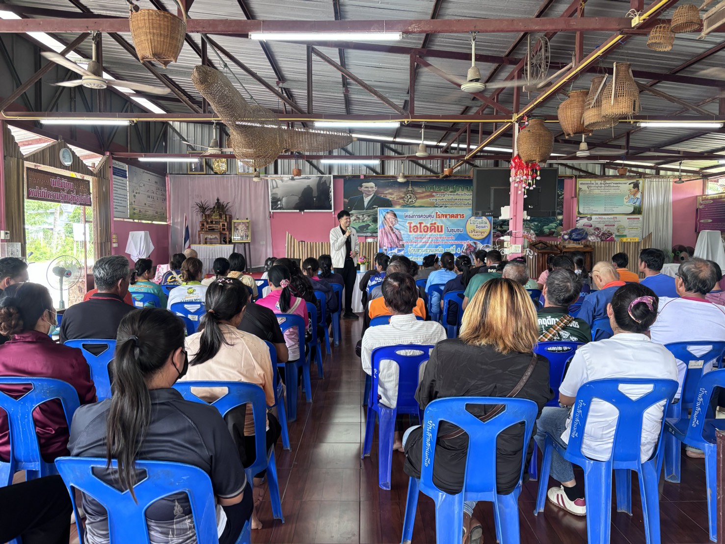 สพอ.บ้านแท่น ประชุมประชาคมคัดเลือกผู้นำอาสาพัฒนาชุมชน (ผู้นำ อช.) ตำบลสามสวน